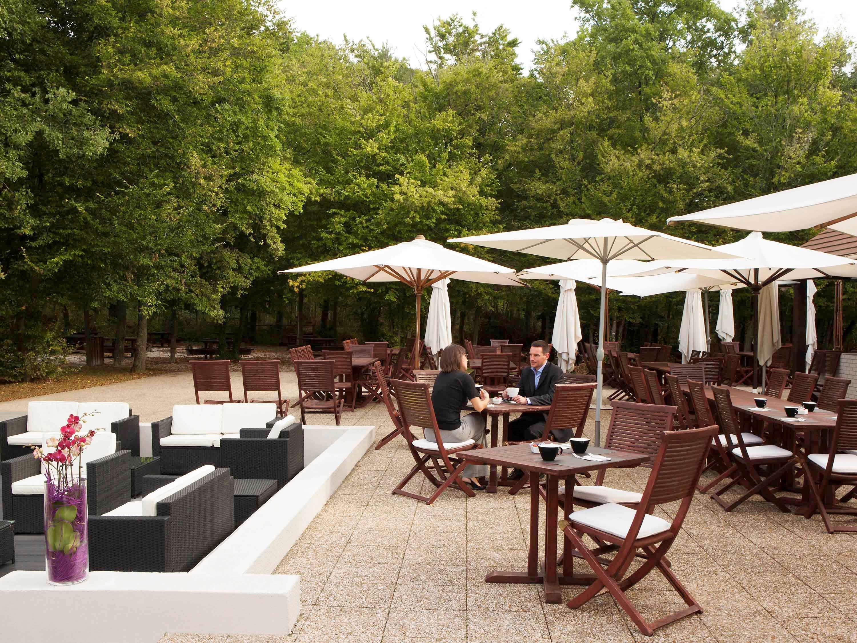 Novotel Fontainebleau Ury Exterior foto